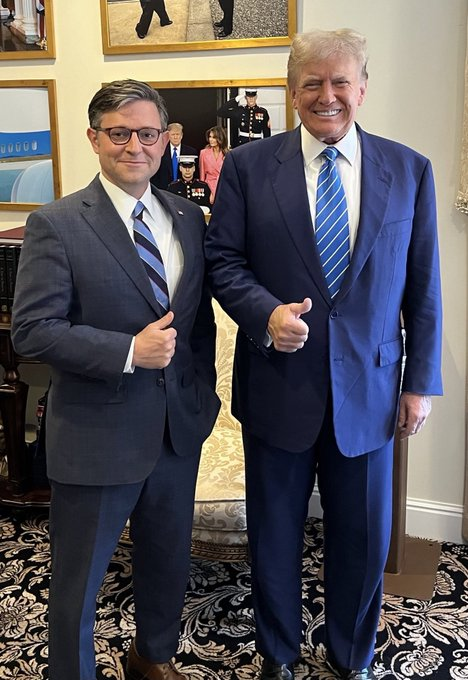 dcgssystems's tweet image. WSJ: “Inside the White House, top advisers joke that they are ruling Congress with an ‘iron fist’, according to people who have heard the comments.   Steve Bannon, the influential Trump ally, likened Congress to the Duma, the Russian assembly that is largely ceremonial.”