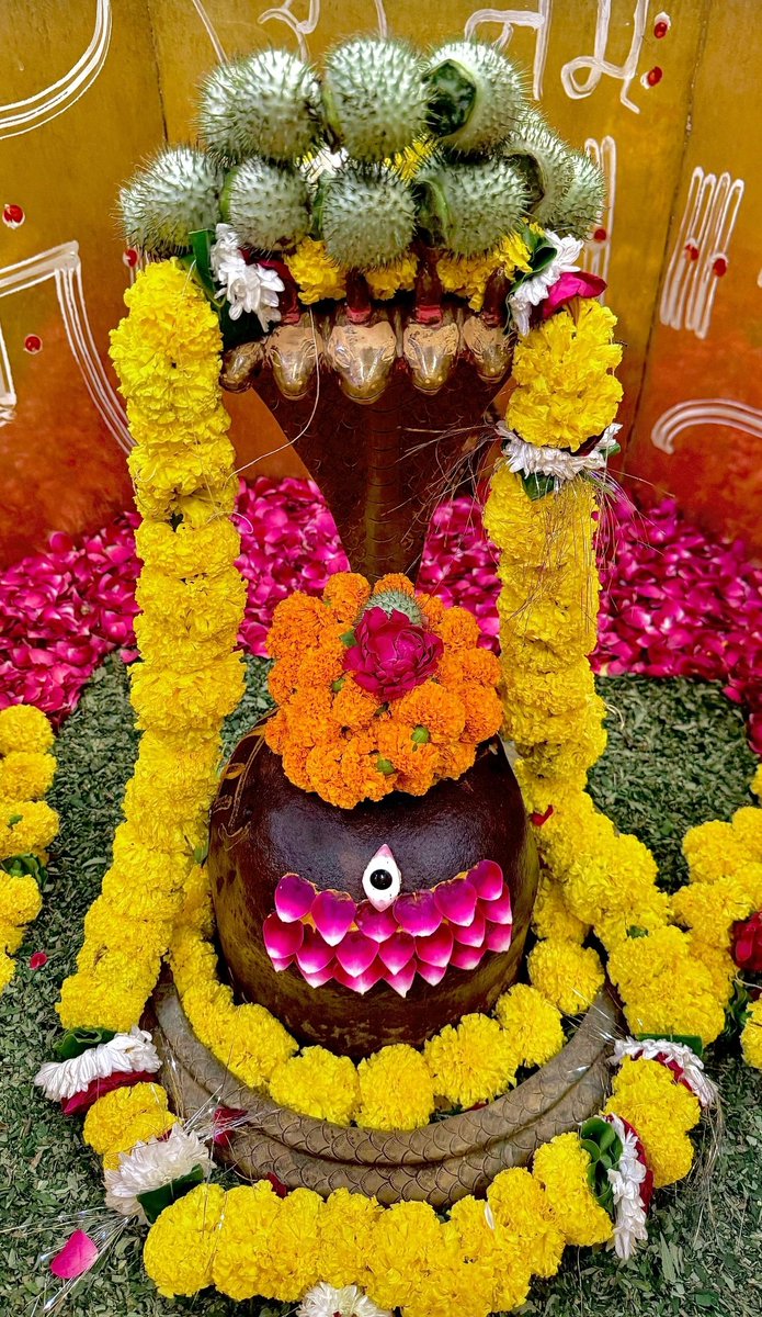 whitesoucepasta's tweet image. 🌸||हर हर महादेव||🌸