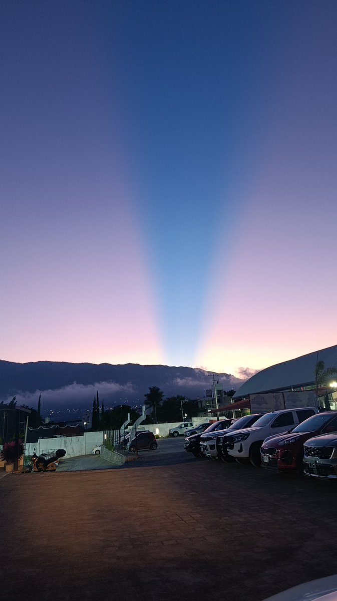 lixtrejo's tweet image. El cielo el día de hoy