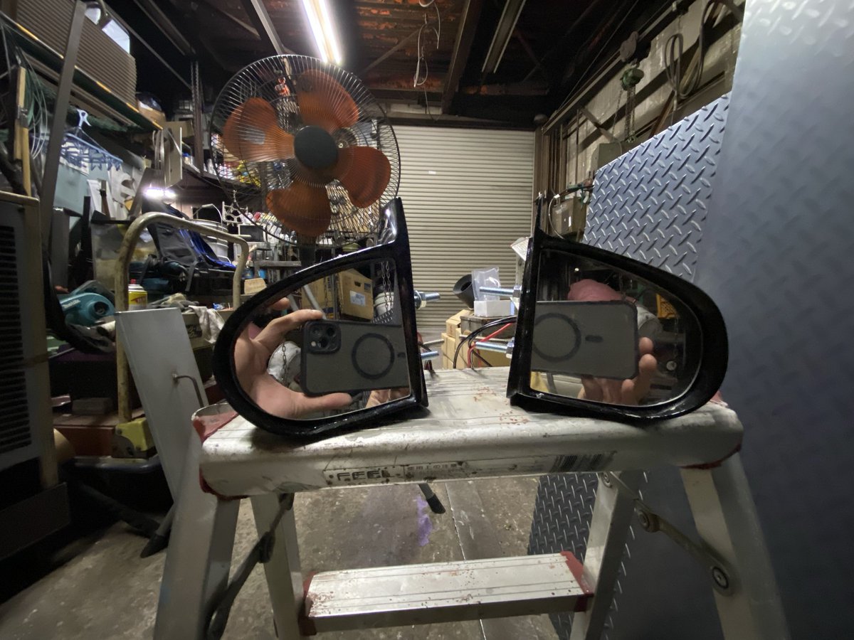 ZXR4006's tweet photo. 完成〜電動調整もできるワンオフエアロミラー。本家バカ高だけどこっち1マンくらいしか掛かってない。組むの楽しみ😌 https://t.co/JWeGrtJZyR