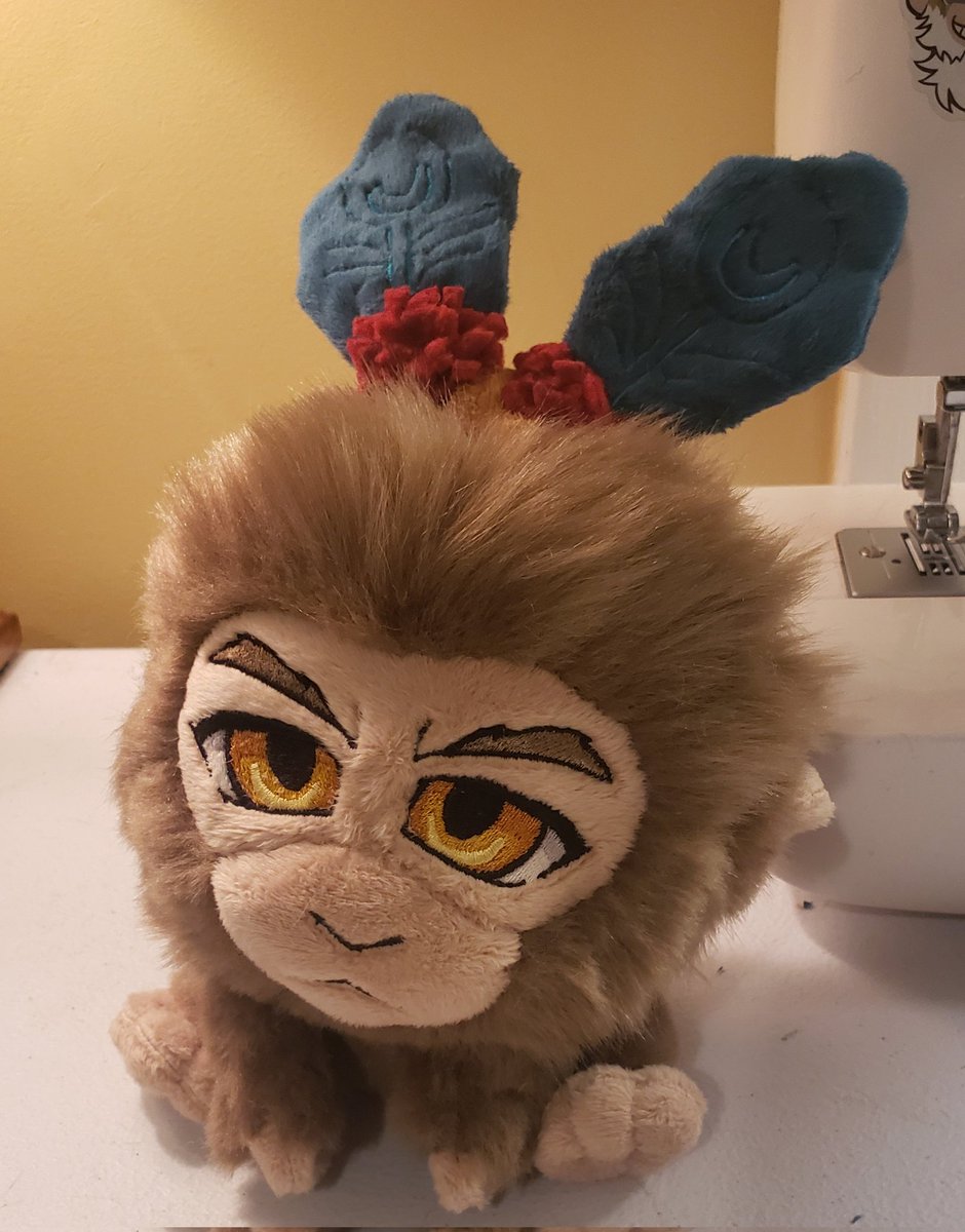 Black Myth: Wukong early prototype. I am still piecing together his outfit. Given complexity, he will be for a table event.
#BlackMythWukong #plushies #stonemonkeh