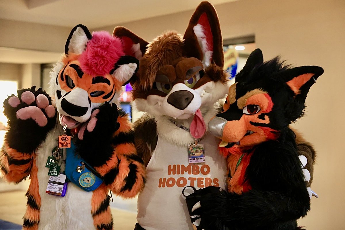Awooo so fun to meet alllll the floofs of #BLFC