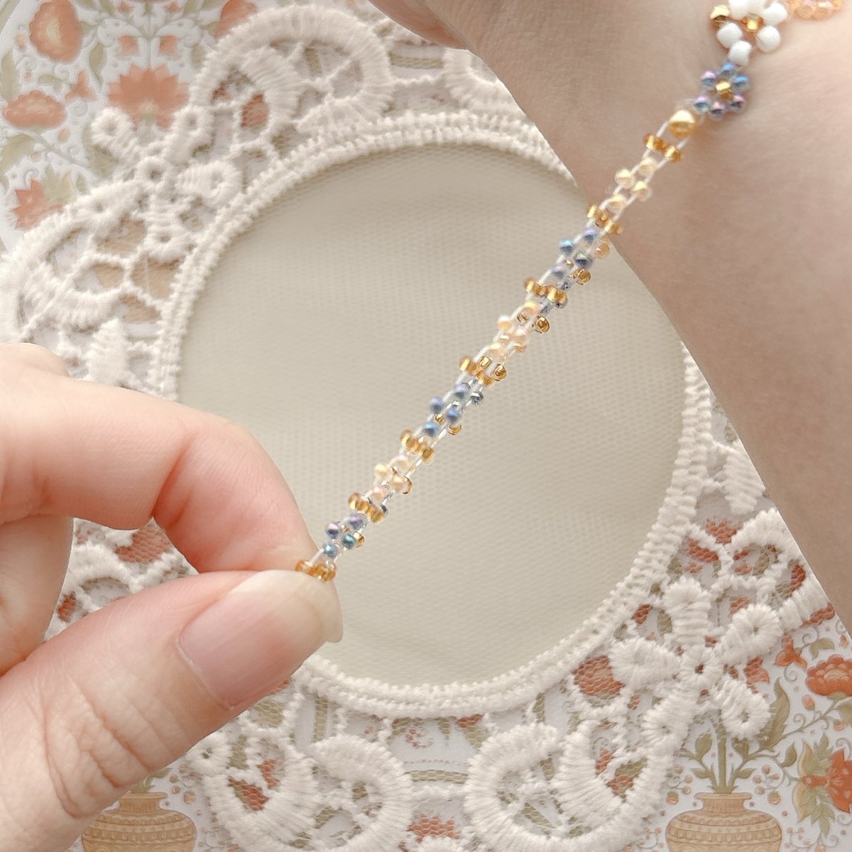 n_a_m_u_76's tweet image. autumn chic color🍂

orange🧡×navy💙×white🤍

#Namu #handmade #beads #seaglass