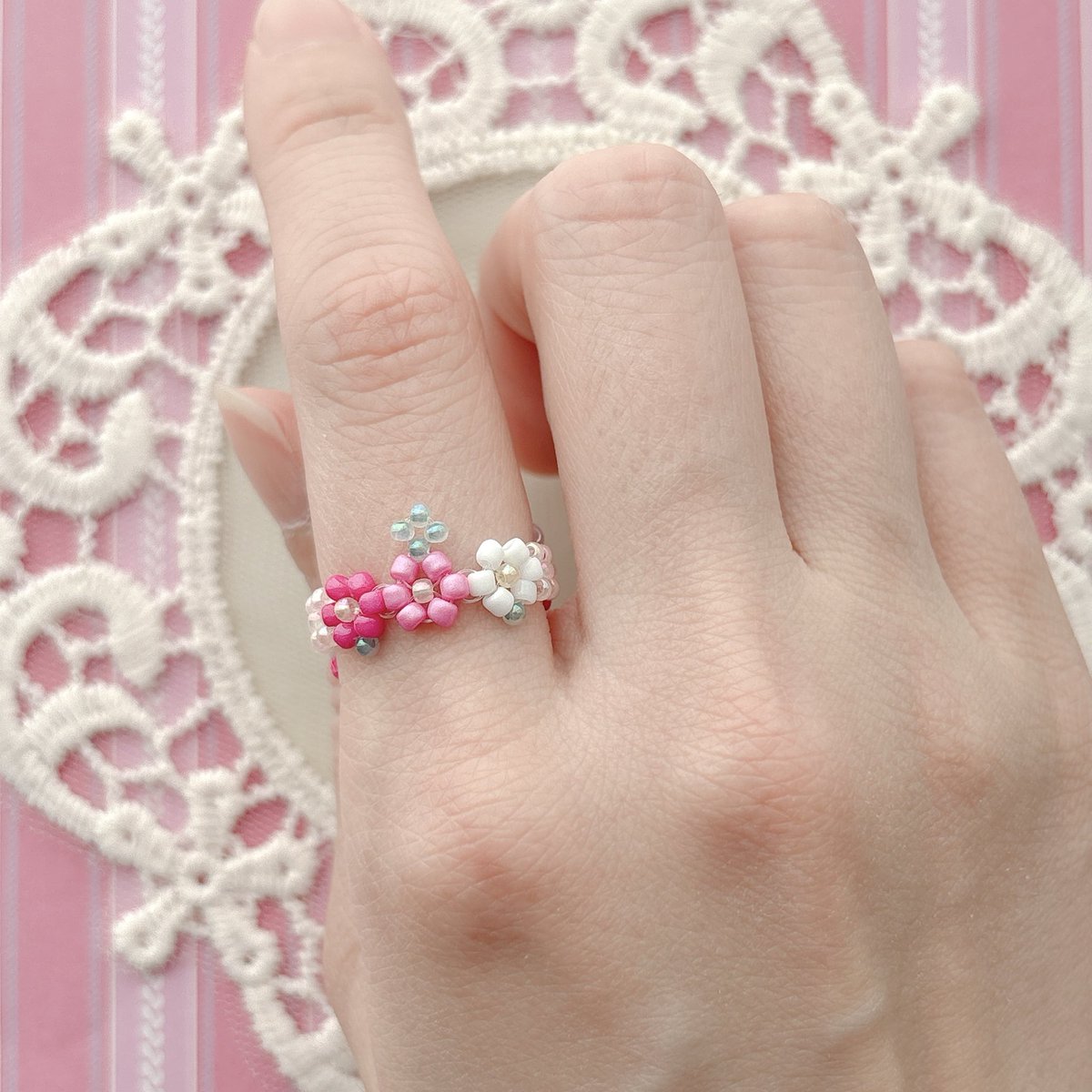 n_a_m_u_76's tweet image. cherry blossom🌸

pink🩷×white🤍×green💚

#Namu #handmade #beads #seaglass