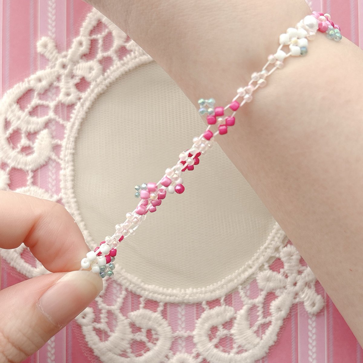 n_a_m_u_76's tweet image. cherry blossom🌸

pink🩷×white🤍×green💚

#Namu #handmade #beads #seaglass