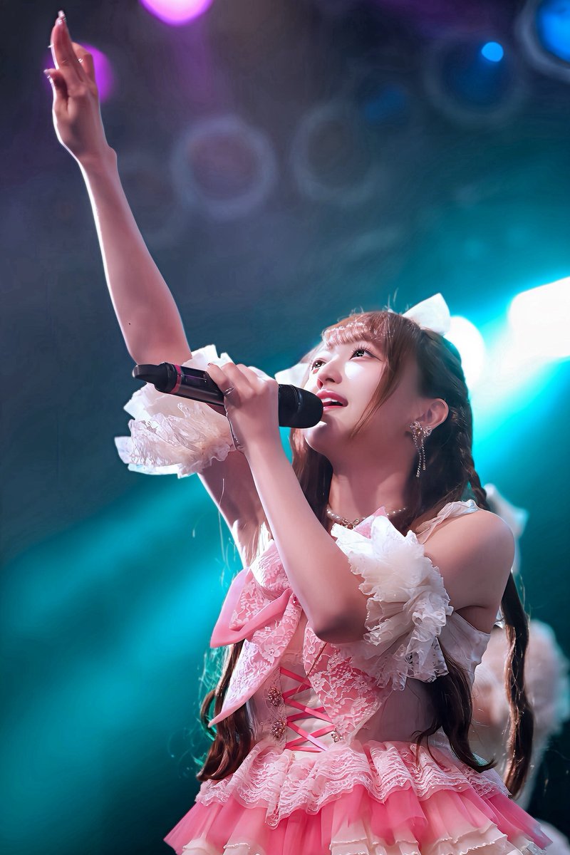 この15年いいことばかりじゃないし､
惨めなこともたくさんある業界だけど､
やっぱりアイドルしている瞬間が1番好きで
完全に中毒やめられませんﾊｱﾊｱ