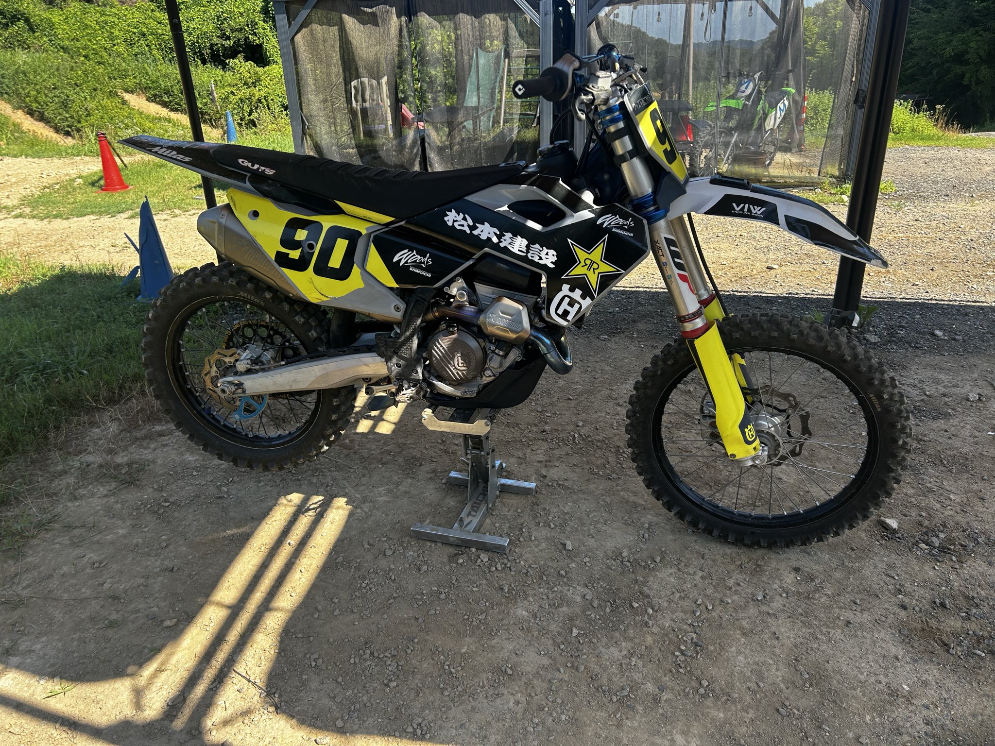 ヒラタ自動車@ハスクバーナ・Kawasaki・SURRONショップ