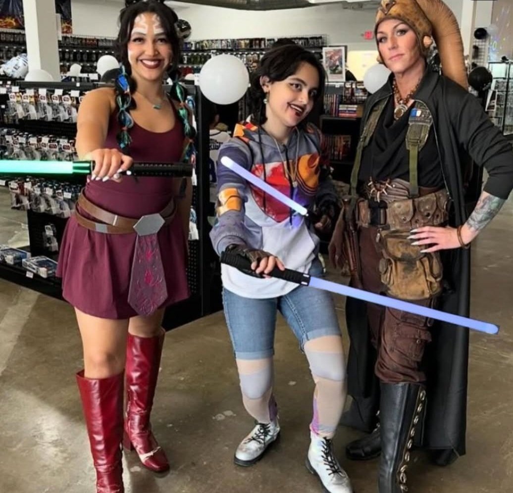 Kai_Adi_Mundi66's tweet photo. (Not a girl anymore technically because I am and always will be a proud enby at my core but I also gotta still rep my fellow AFABs here!💕💕🫂) #theforceisfemale 

  "no girls allowed" https://t.co/56uR38den0