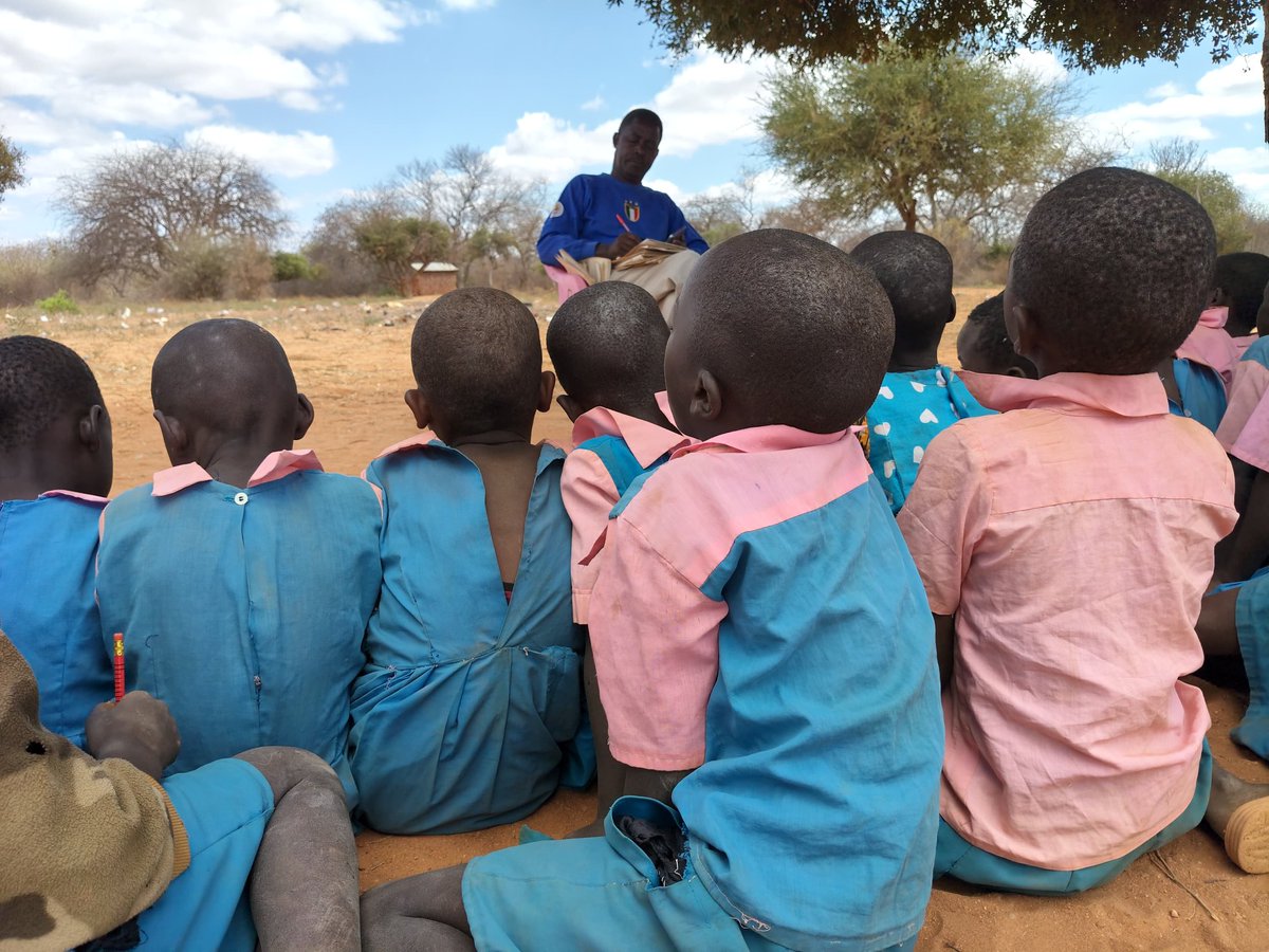 jumaf3's tweet image. This is Imumba Primary School in Zombe, Kitui East Constituency. But guess what, the government has used Ksh 700M to construct the 10,000-capacity Ithookwe Stadium in Kitui town to host the Mashujaa Day Celebrations. @WilliamsRuto, do you ever feel ashamed? 🤔. Khabusie!