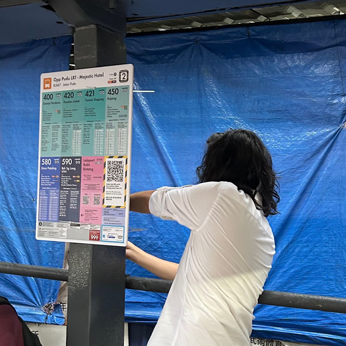 ErnestOnPT's tweet image. Proud to announce a brand-new design system for bus stops, starting in Kuala Lumpur!
With the help and support for @TfJakarta and @cmc_sea (and a fellow mak cik!), we had rolled out a pilot design of the bus stop poster in Pudu
Look forward to an improved bus stop near you!