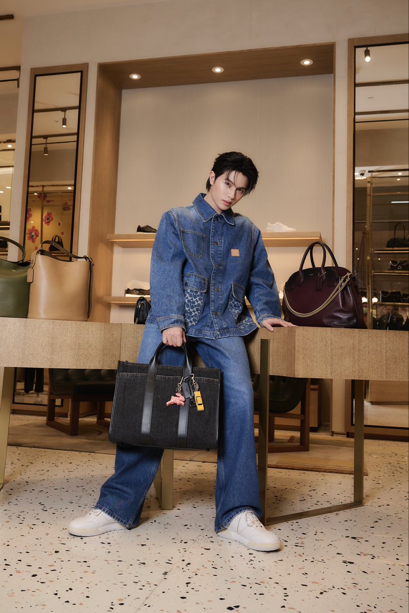 มาดเท่! เสิร์ฟลุคเดนิมของ ‘วิลเลี่ยม‘ #LYKN อวดลุคเท่ฉลอง Coach เปิดร้านสาขาใหม่ ณ Siam Paragon ชั้น 1 โซน International Fashion 💚

#williamjkp
#CoachNY
#MintNews