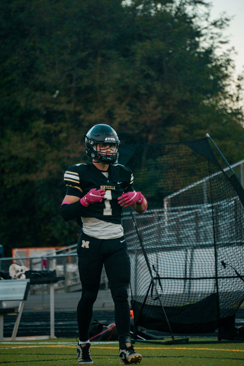 Mid Season Highlights ‼️‼️

hudl.com/v/2SyVsq