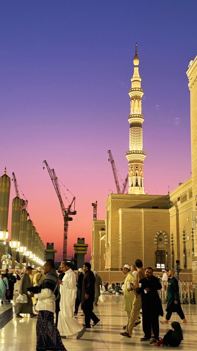 hanzla_latiff's tweet photo. Sunrise in the city of peace https://t.co/RAqyWBF1XB