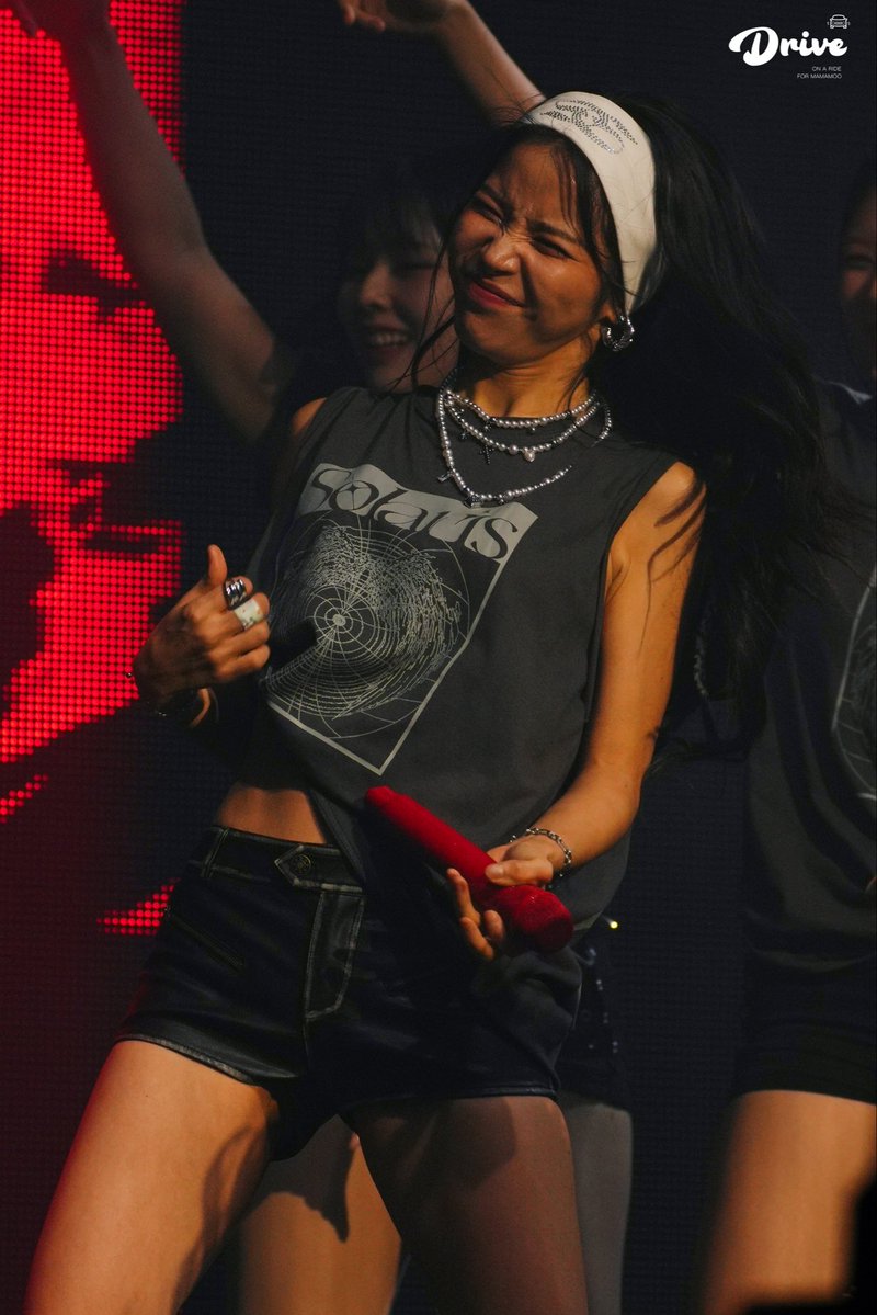 drivemmm_0619's tweet image. 251012 Solar 3rd CONCERT [Solaris] Seoul 
예뻐요💜

#마마무 #솔라 #김용선 #MAMAMOO #SOLAR #SOLARIS #頌樂 #金容仙