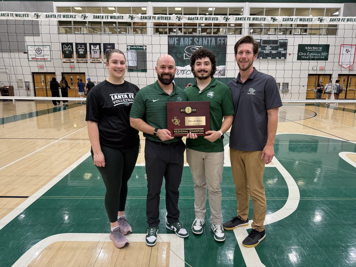 DrewMcCarty15's tweet photo. Grateful for this team, this moment, and a chance to play at State. Always a great day at The Fe. https://t.co/YOS6ANMr5z