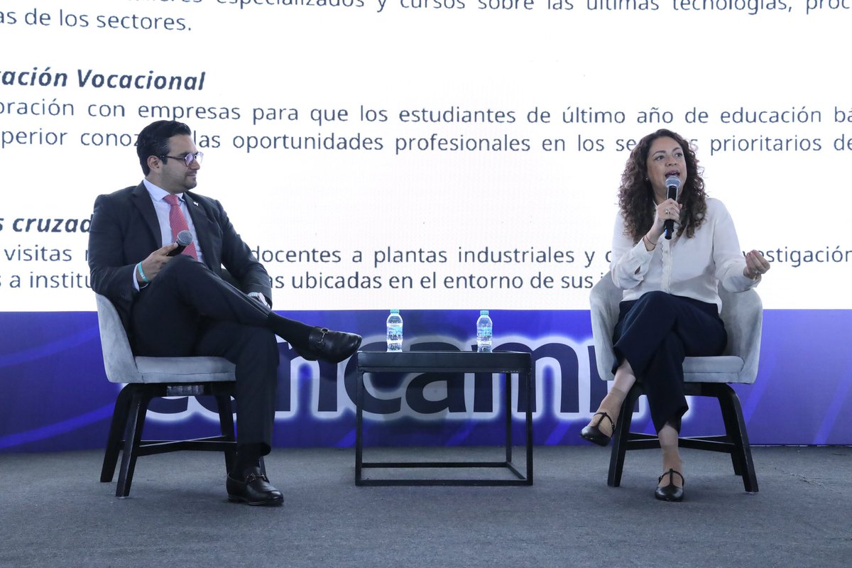 CONCAMIN's tweet photo. En el marco de El #DíaDeLosIndustriales de la #CONCAMIN, se llevó a cabo la conferencia “Modelo educativo actual en México” a cargo de Graciela Báez Ricárdez, @GracielaBaez, Directora de Política Educativa, Mejores Prácticas y Cooperación de la @SEP_mx. 

En esta conferencia, en la cual participó Rodrigo Feria, presidente de la Comisión de Educación de la Confederación, como moderador, se abordó el tema del #PlanMéxico, el cual entre sus principales objetivos se encuentra ampliar el acceso a la educación media superior y superior. 

Asimismo la funcionaria señaló la transformación de la educación media superior, enfocada en la ampliación de infraestructura educativa, con la creación de nuevos bachilleratos tecnológicos; en el marco curricular común; en los lineamientos de #EducaciónDual; y en la actualización curricular para hacer más atractiva la oferta  educativa y brindar mayores oportunidades en el mercado laboral.

#MéxicoFrenteAlCambio