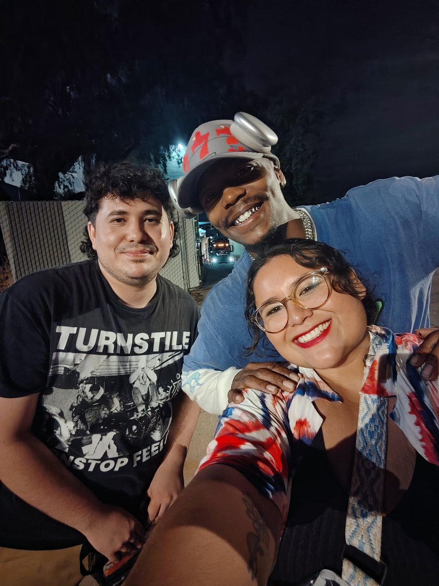 eduardo_fields's tweet photo. Aquí también:

Vimos a Turnstile por primera vez y tuvimos la suerte de conocer a los integrantes de la banda🩵

#turnstile #turnstileloveconnection https://t.co/iFEdQlJ3Uu