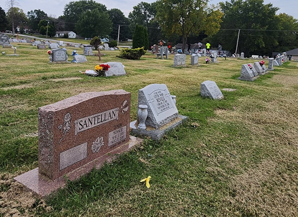 SfromMr's tweet image. Pops had a great view of practice today. Perfect time to reset a bit. 

Championship season ... Let's go! 

Proud to be a BLUEJAY! 💙🤍
