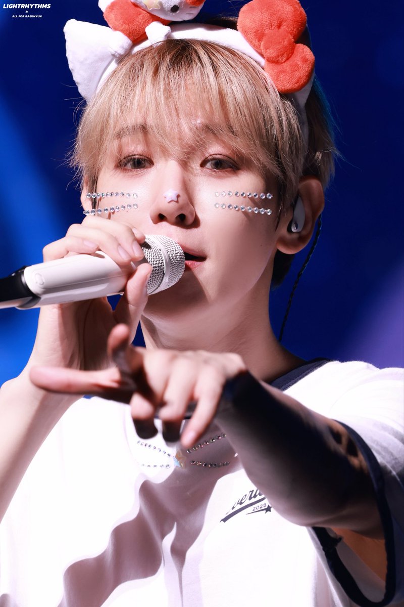 lightrhythms56's tweet image. 251012 Reverie
🎀헬로 키티✨
🥰백현 큐티💞
#백현 #BAEKHYUN #ベクヒョン
@B_hundred_Hyun