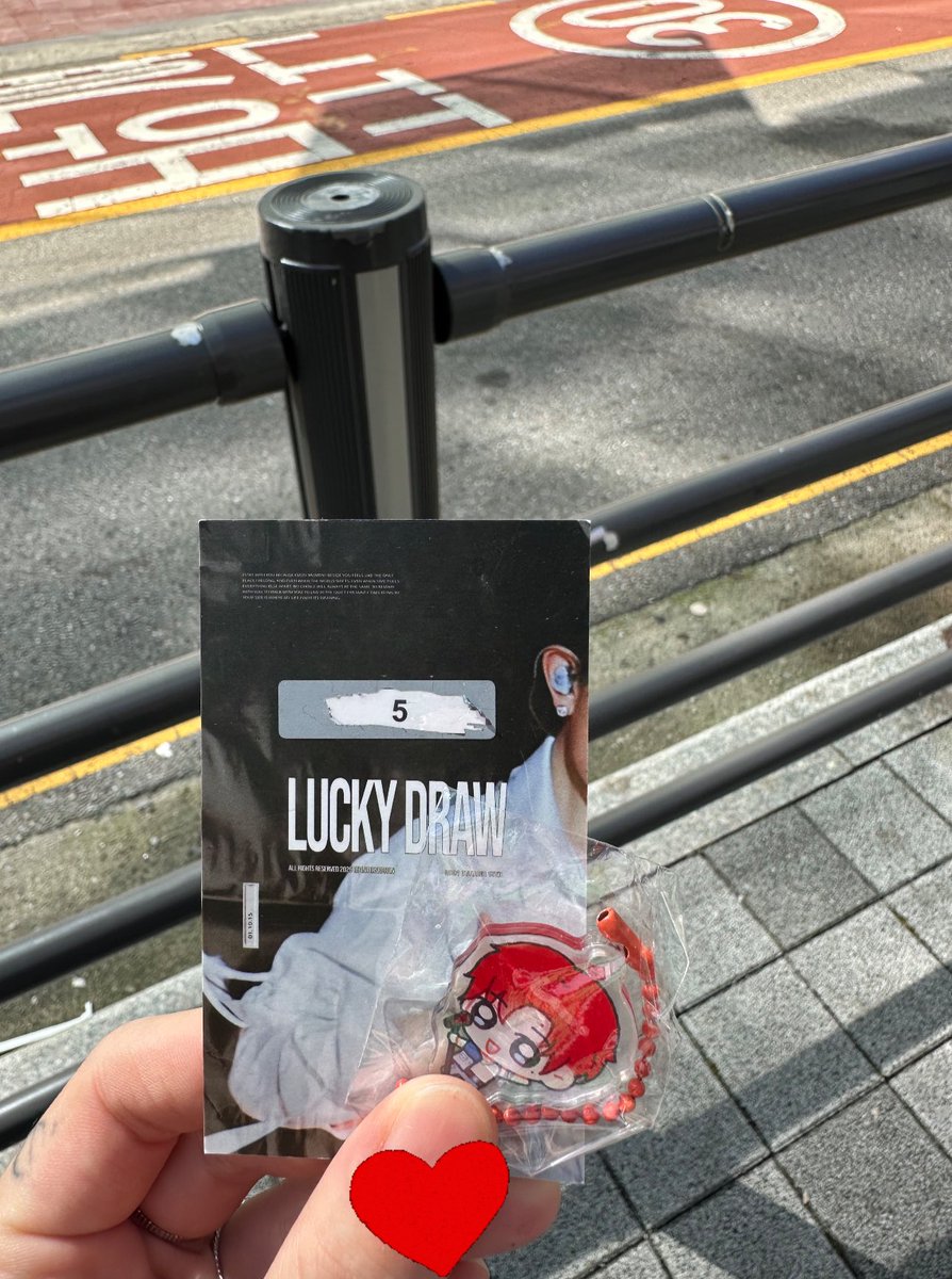 hee_hypen's tweet image. @intersectionhs 
럭드 5등 키링도 아주아주 귀엽다는거…!! 카페 이쁘게 꾸며주셔서 감사합니다🖤
#STAY_WITH_HEESEUNG