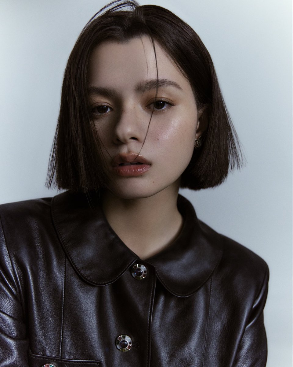 ElleMenThailand's tweet image. สองนักแสดงสุดฮอต ฟรีน-สโรชา และ เบ็คกี้-รีเบคก้า ประกาศก้าวสำคัญในเส้นทางอาชีพของพวกเธอ หลังสิ้นสุดสัญญากับค่ายเดิม และเปิดค่ายของตัวเองอย่างเป็นทางการ อย่าง Solenn Entertainment และ Becky Entertainment
#ELLEMENThailand
#FreenSarocha #srchafreen
#BeckyArmstrong #beckysangels