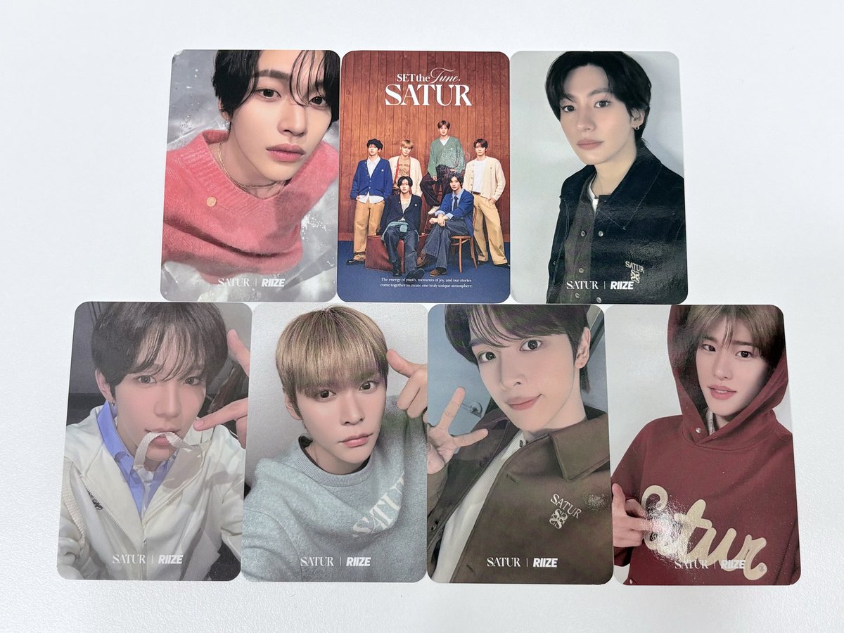 SATUR 포카가 왔다네요😚 근데 포카마다 색감이 들쑥날쑥ㅋㅋㅋㅋ