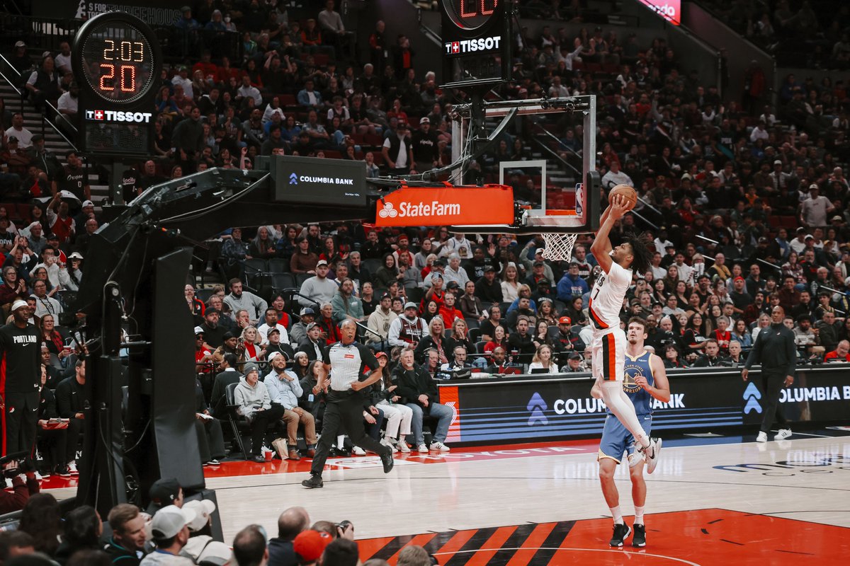 Life above the rim. 