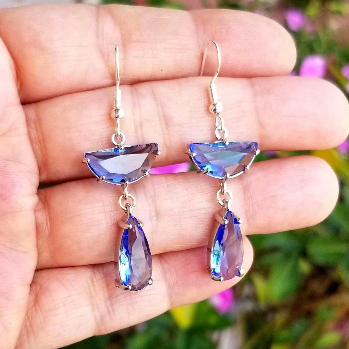 Sterling Silver Sapphire Teardrop Earrings #jewelry #earrings #silverearrings #sapphire #sapphires #sapphireearrings #geometric #gemstoneearrings #Christmasgift #ChristmasGiftIdeas #giftforher #etsy #handmadeearrings  

 etsy.me/4mTkMzw via <a href="/Etsy/">Etsy</a>