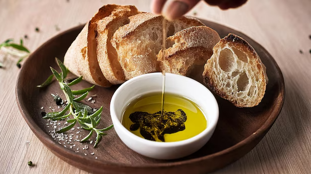 _TOOC_'s tweet photo. Why Wait? Olive Oil Club Delivers Freshness - *|https://t.co/hq1zn98uID|* The all-natural, unfiltered flavor you'll get in every bottle of our California extra virgin olive oil is just the beginning! Join the Club & get unbelievable seasonal olive oils delivered to your door straight from the source!
