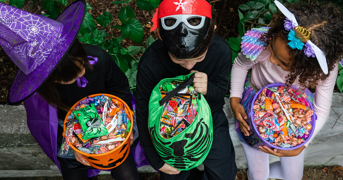 Sugar, spice, and everything nice! Check out our Halloween candy selection! 🎃
 DT.social/SXwu50X9s27