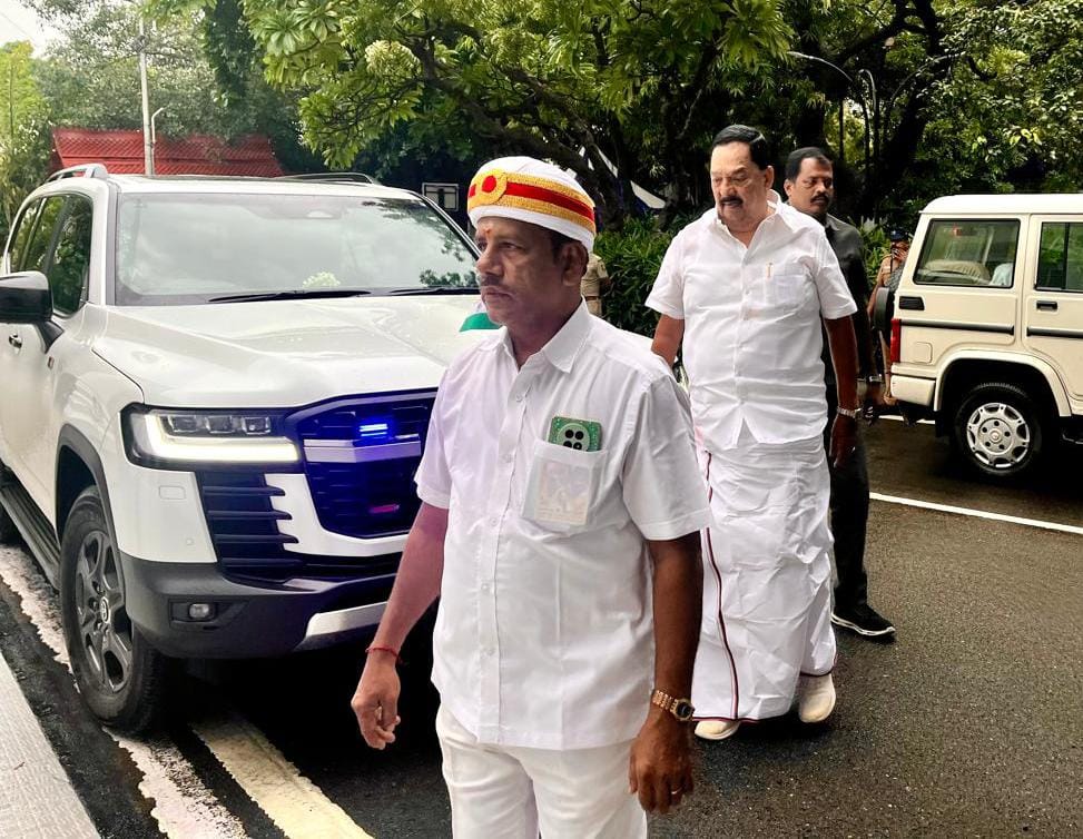 இன்று (15.10.2025) 
தமிழ்நாடு சட்டமன்ற பேரவைக் கூட்டத்தொடரில் கலந்துகொள்ள சென்ற போது.

#TNAssembly