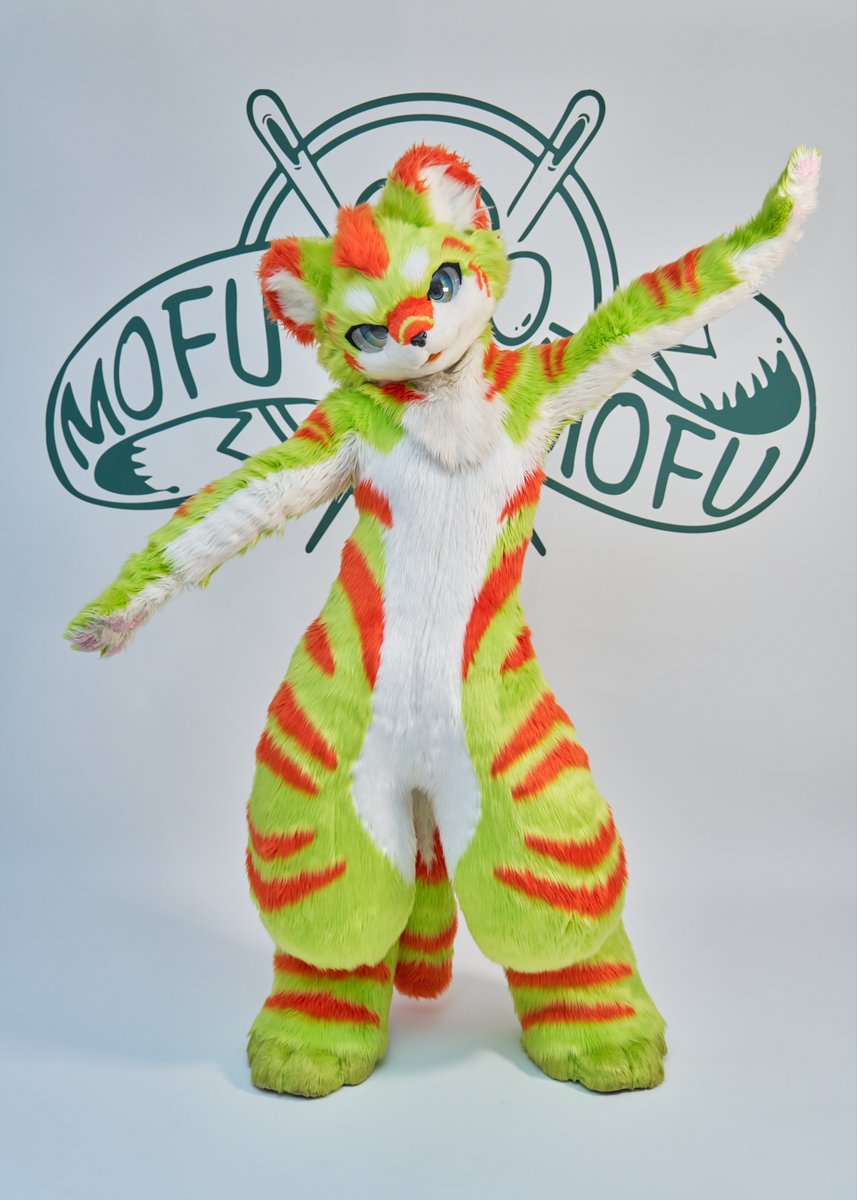 A bold fusion of orange and green — a spirit defined by contrast.
Seductive yet untamed, refined with a quiet edge of mischief.
Confidence flows through every line, allure hides in every glance.
More than a creation — it is a gaze that meets your own.

[PRO series -  Kiyo]