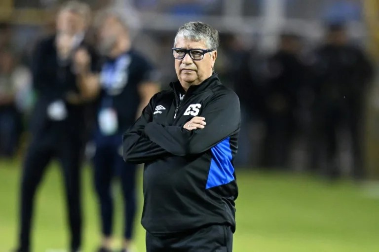 ZFasista's tweet photo. El cierre del partido es la clara muestra de que Hernan Bolillo Gómez debe ser cesado de su cargo.

Técnico mediocre, esquema de juego mediocre, cambios mediocres, convocatorias mediocres. https://t.co/54mgdCJYNx