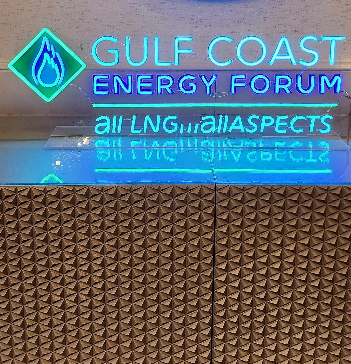 JasonLangella's tweet image. Looking forward to a strong final day at @LDCForums. The morning agenda is packed, beginning with James Pearson (@ConocoPhillips), followed by a panel moderated by Prof. Eric Smith of @Tulane, which features a great lineup of speakers. Should be a fantastic discussion.…