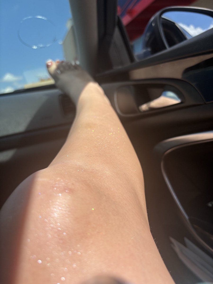 BrokeForClaire2's tweet photo. #paypig #sugardaddyswanted #findomgoddes #Findom #Dom #PayPigsWelcome #SendmeCash #EmptyYourWallet #feetfetısh #PrettyFeet #feetworshi̇p #footfetısh https://t.co/fmG4iEjZe3