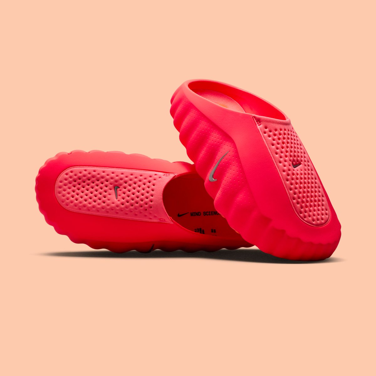 JustFreshKicks's tweet image. OFFICIAL LOOK: Nike Mind 001 “Solar Red” ❤️
🗓️ Spring 2026
💰 $85 USD