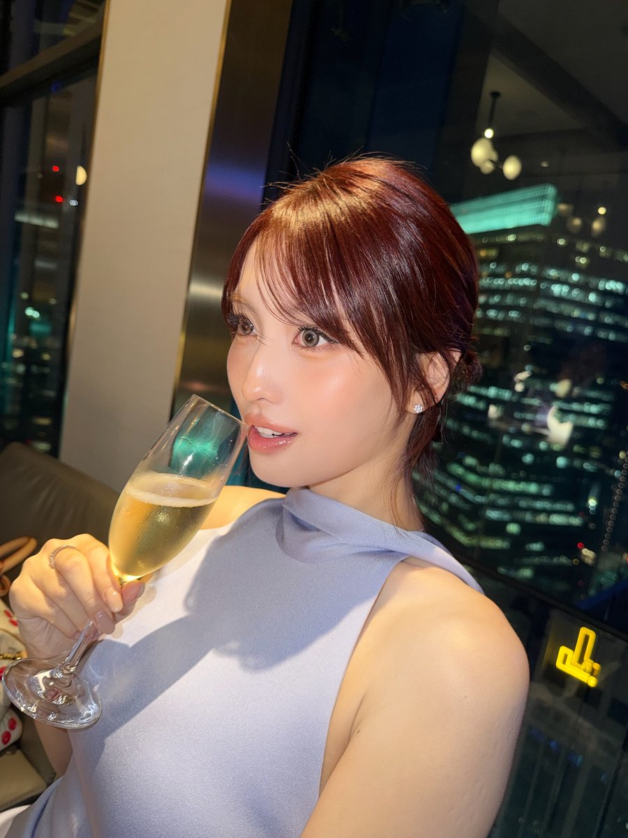godmitzu's tweet photo. MOMO FOR AMAFFI SHE'S SO BEAUTIFUL https://t.co/KfBhRnMRvr