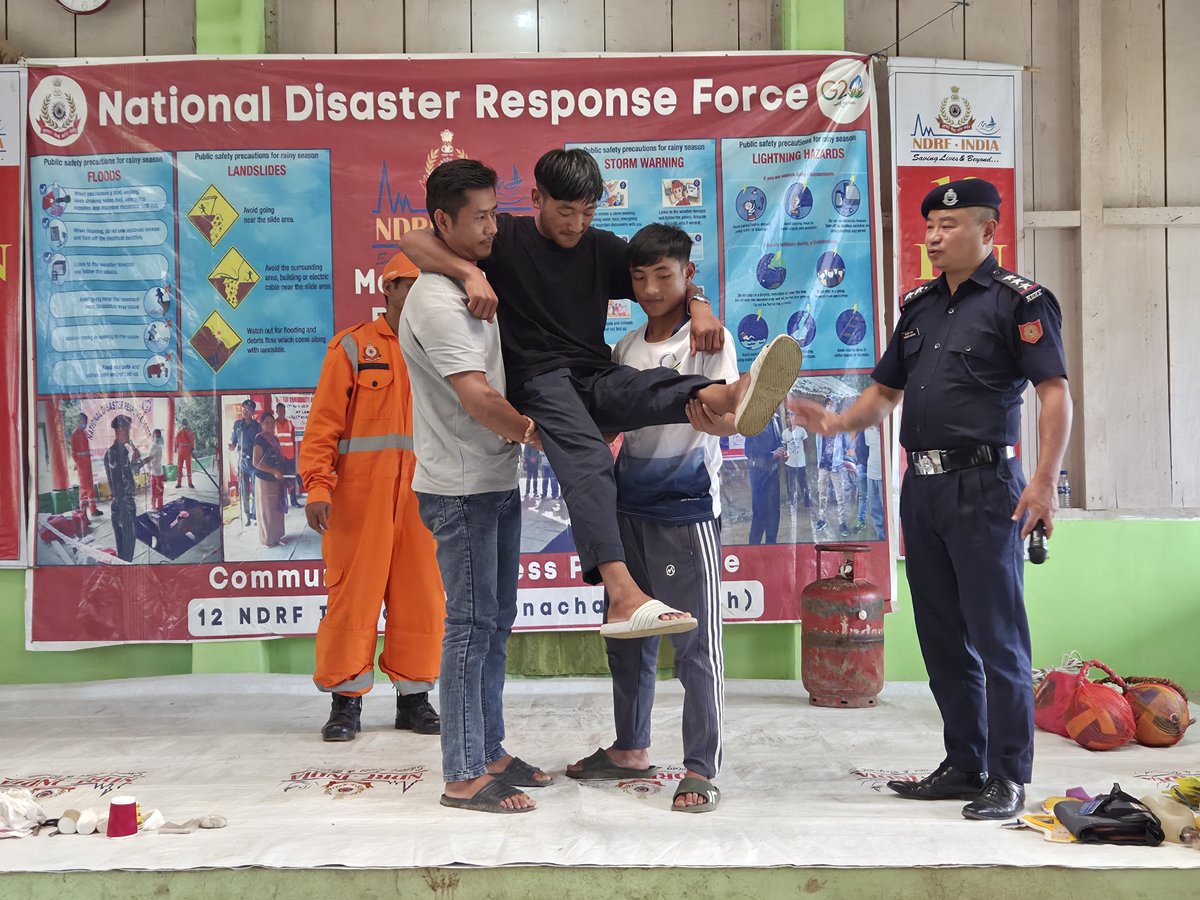 12bnndrf's tweet image. 12NDRF conducted #CommunityAwarenessProgram at Youth Hall, Tuensang Village #Nagaland to empower and educate on disaster preparedness and response. Around 70 persons were Benefitted. Together, let's build resilience and save lives.
#NDRF4U #BePrepared