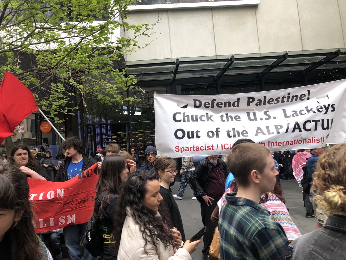 RedBattlerSLA's tweet photo. 12 Oct, opposing Trump's trap. 

To end the genocide kill the deal! 
No more Sabra &amp; Shatilas! 
No capitulation! 

Fans of Trump's ruse are enemies of Palestine freedom. Only true allies are working masses screwed over by the regimes that backed genocide or did nothing to stop it https://t.co/1R8QKCpQzn