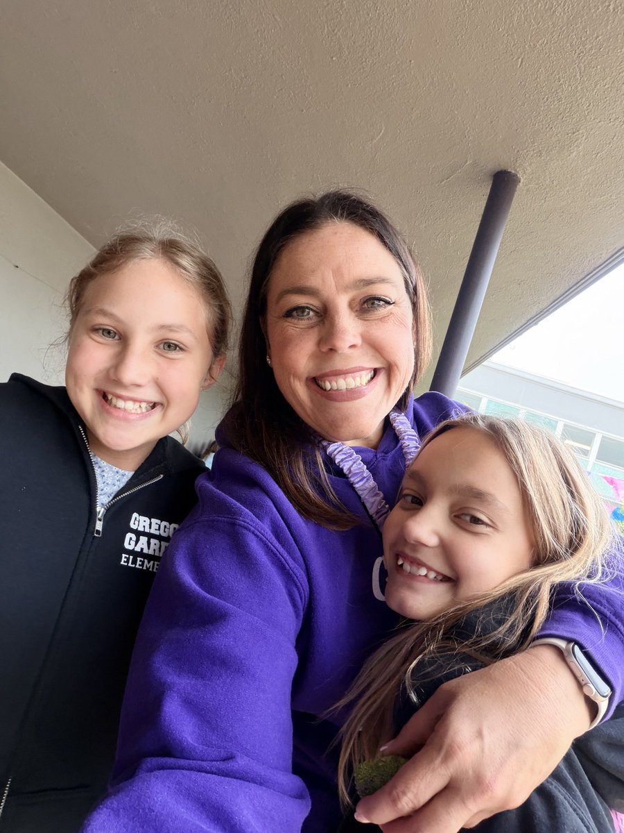 Principal life…. Surviving on hugs and broccoli 🤣😜🤷🏻‍♀️! 

Actually NO IDEA why I have a piece of broccoli in my hand!