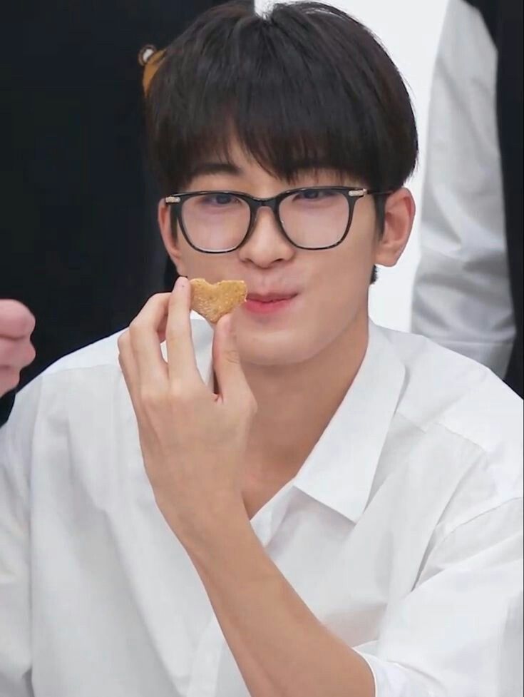 wngy_jeon's tweet image. #wongyu

biologically                            "im gonna try
 you can't get me                    even harder"            
 pregnant"