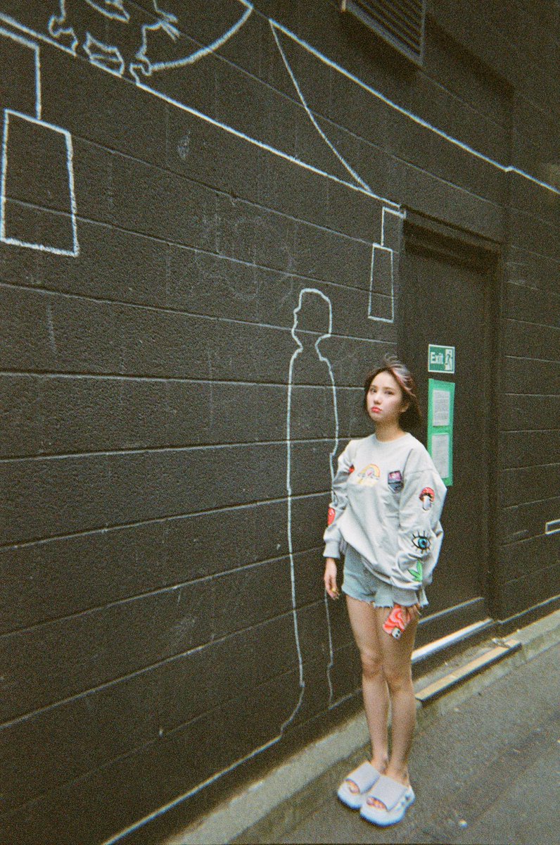 개소름돋는 심리테스트
이중에서 취향인 은하 골라보셈..

1. 전봇대 은하
2. 벚꽃 은하
3. 전시회 은하
4. 런던 은하

결과 타래로