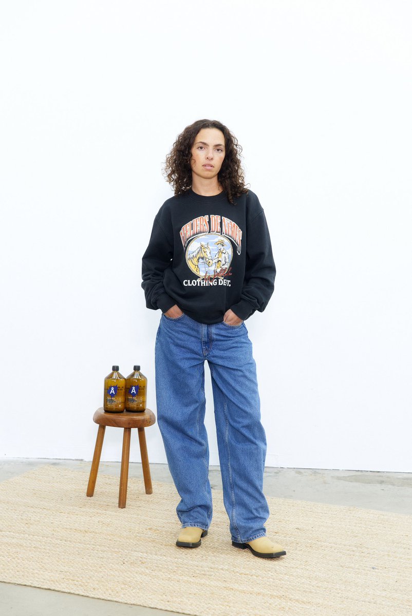 The DN.09 is the latest jean imagined in our atelier in Nîmes.
Its wide and generous cut makes it a naturally unisex, comfortable, and timeless piece.

#AteliersdeNîmes #ToiledeNîmes #Nîmes #FrenchSavoirFaire #DN09 #denim #jeans