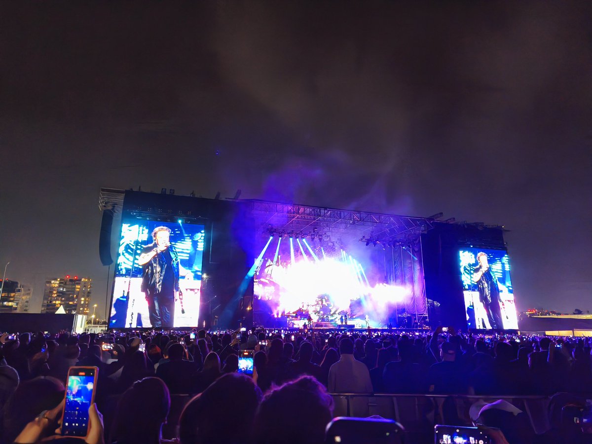 jcsbravo's tweet photo. Y hoy por fin di por saldada mi cuenta pendiente con los @gunsnroses gracias por tanto no tengo quejas axel eres grande https://t.co/VQho4kYU9F