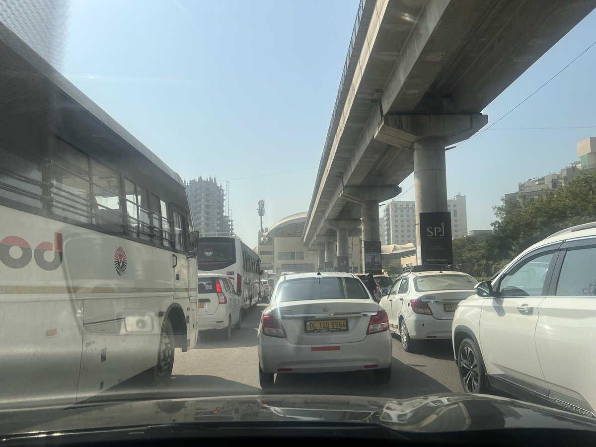 Pathetic! Complete chaos on Golf Course Road Sector 56-57 stretch with nonfunctional signal, yet 4 policemen busy catching defaulters at 15 sec complicated traffic signal on roundabout. This is what erodes our trust! <a href="/ggntraffic/">Gurugram Traffic Violations</a> <a href="/TrafficGGM/">Gurugram Traffic Police</a> <a href="/dcptrafficggm/">DCP Traffic Gurugram</a>