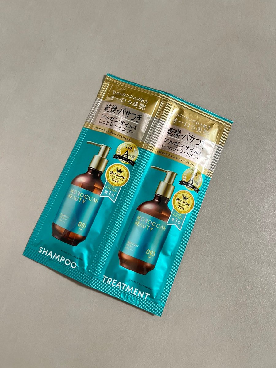 shirakinuskin's tweet photo. 【お肌の365日ダイアリー】2025/10/22

今回はこちらのシャンプーを3日間試してみました↓

匂い：いい匂いなんだけど、ちょっとだけモロッカン？アルガンオイル？のツンッとした匂いが気になる
泡立ち：スタイリング剤使っててもしっかり泡立つ
洗い心地：流した直後から髪がしっとり
肌への影響：デコルテと背中にはニキビができるといった影響はなし。ただ頭皮が痒くなるかも…。
翌朝の髪質：まとまりあるし、絡まることもなし。
