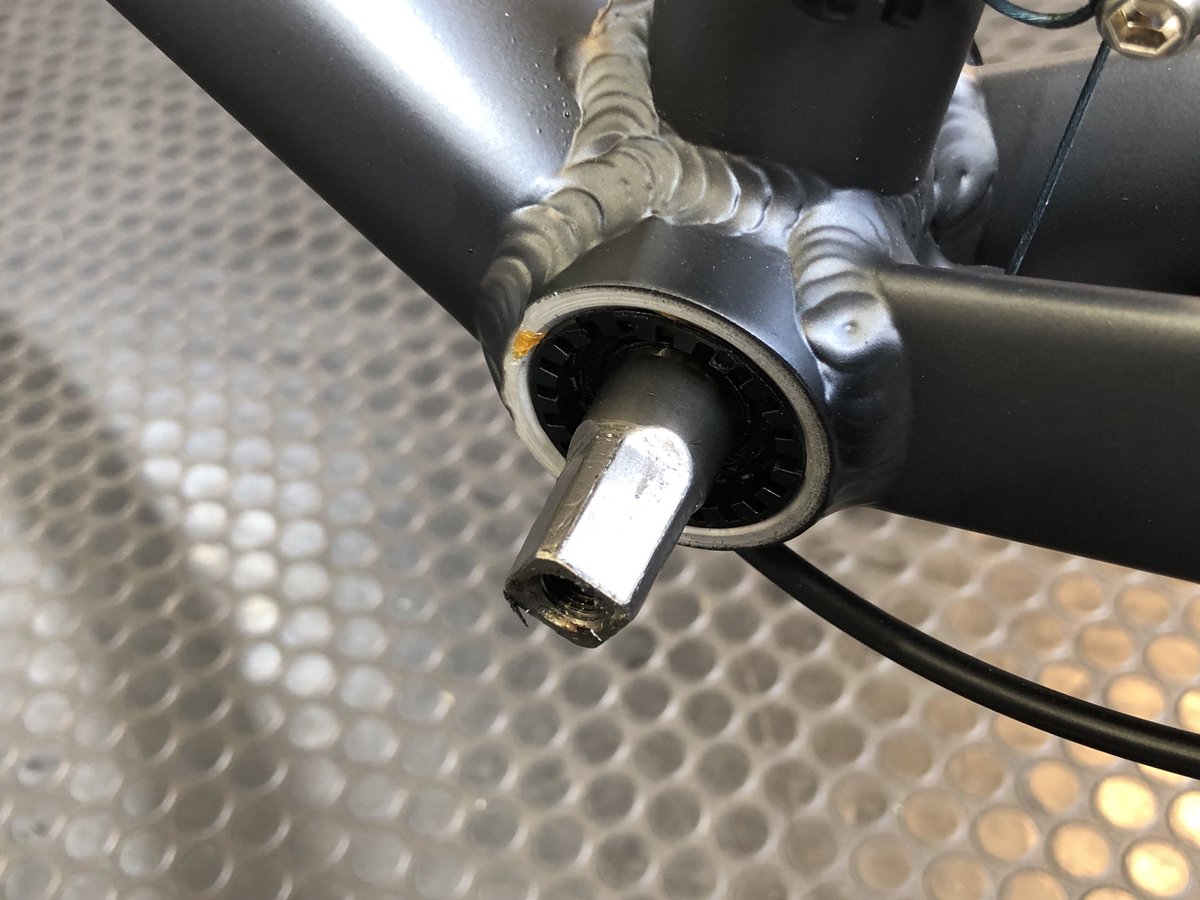 納車への組み付け作業が続きます💦