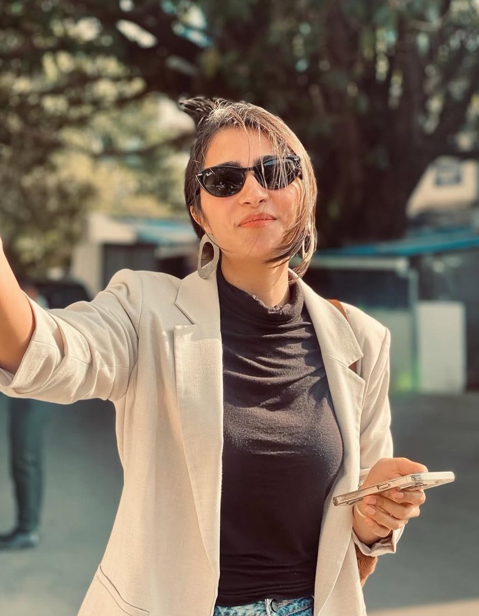 🕶️
