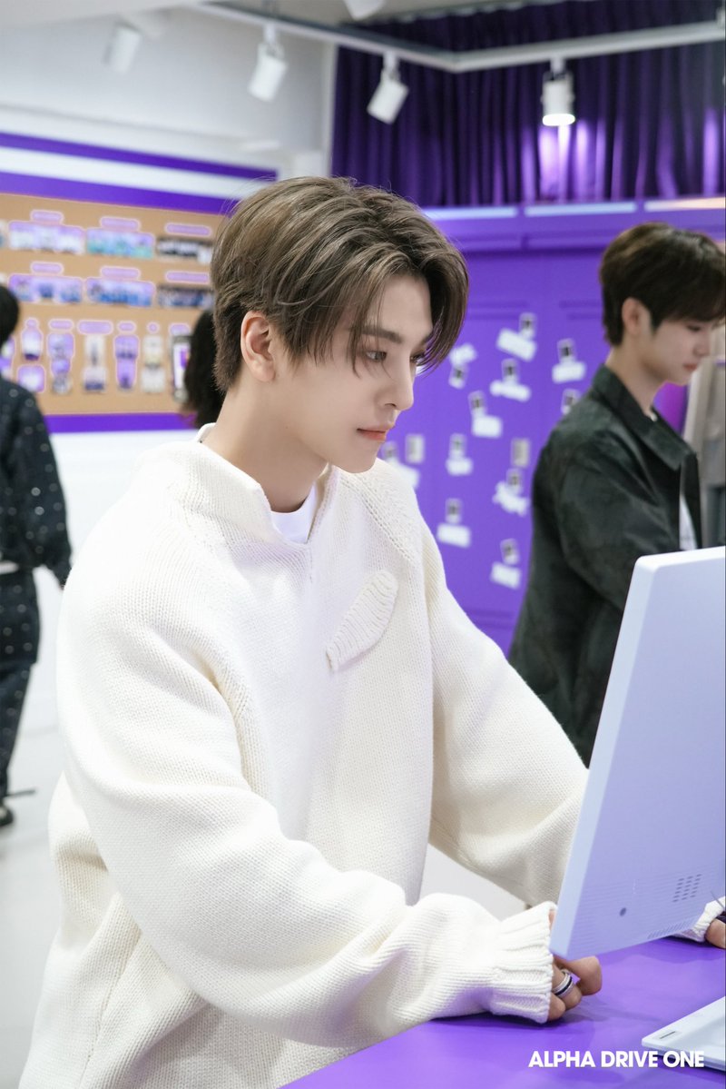 모에소매뭐지?