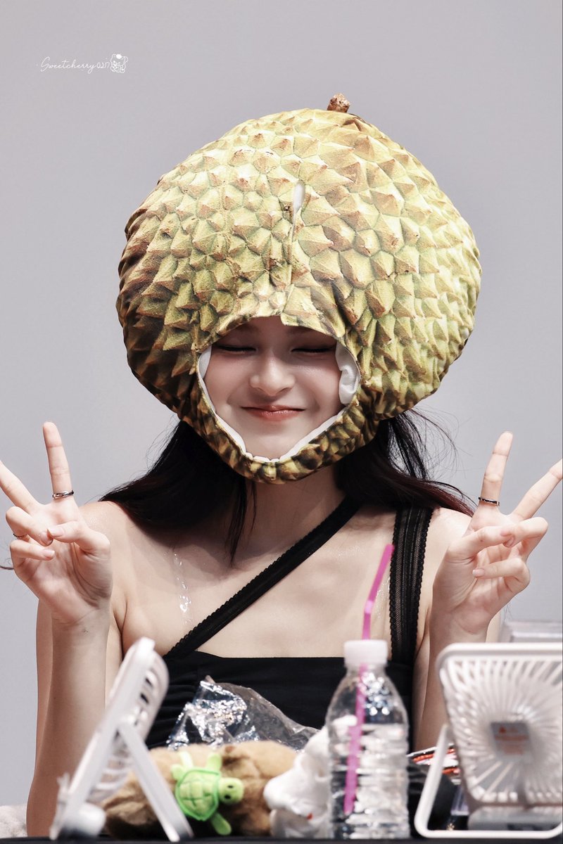 251012 두리안

#BABYMONSTER #베이비몬스터 #치키타 #CHIQUITA